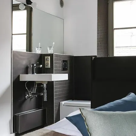 Appartement Au-dessus Du... *